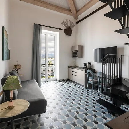 Itaca Porto Loft& 4* Milazzo